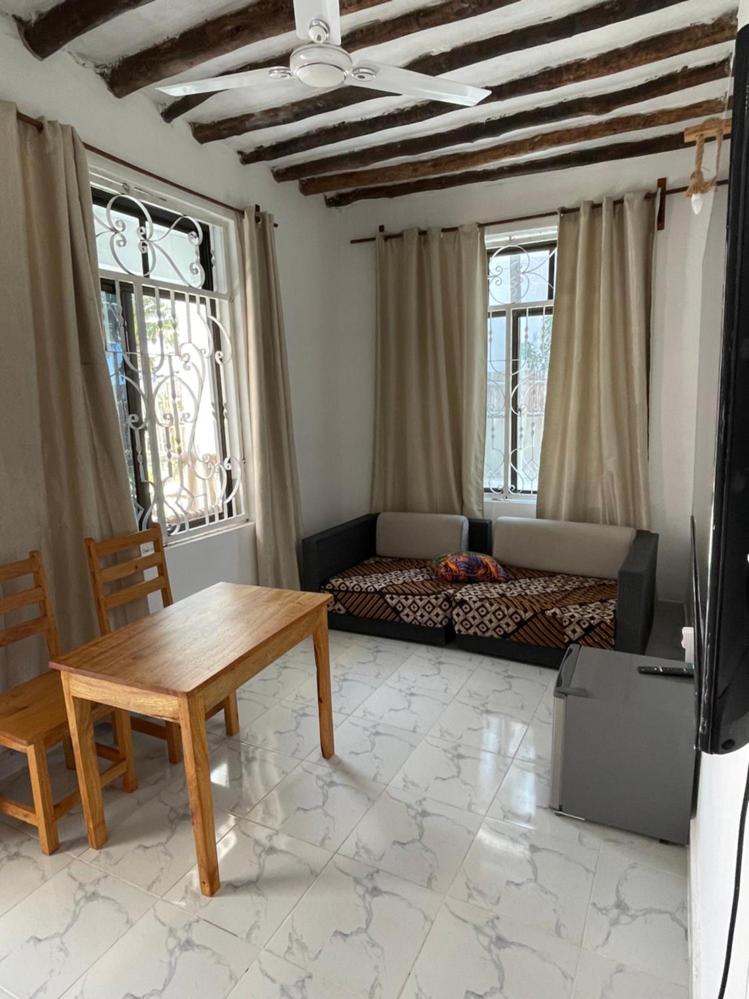 Zanzibar Beach Escape Lägenhet Bwejuu