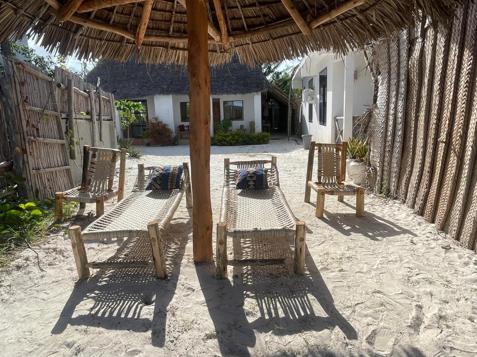 Zanzibar Beach Escape Lägenhet Bwejuu